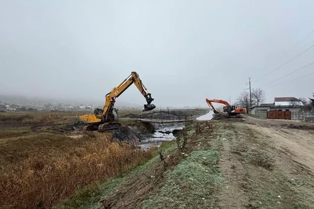Excavator Liebherr 934 pe șenile 1