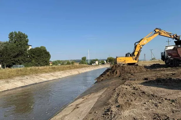 Excavator Liebherr 934 pe șenile 2